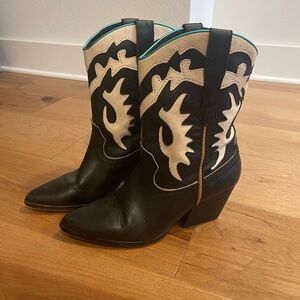 Dolce Vita Black and Cream Boots